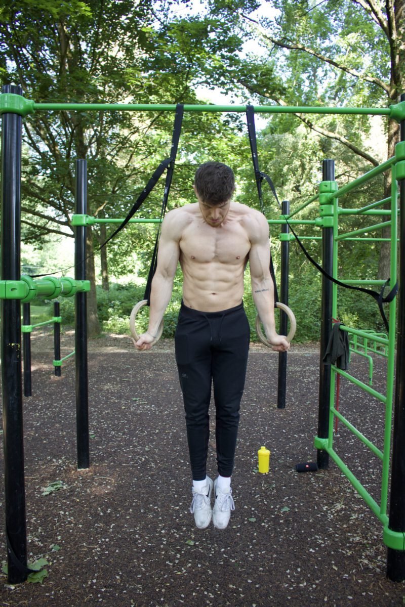 rings support hold